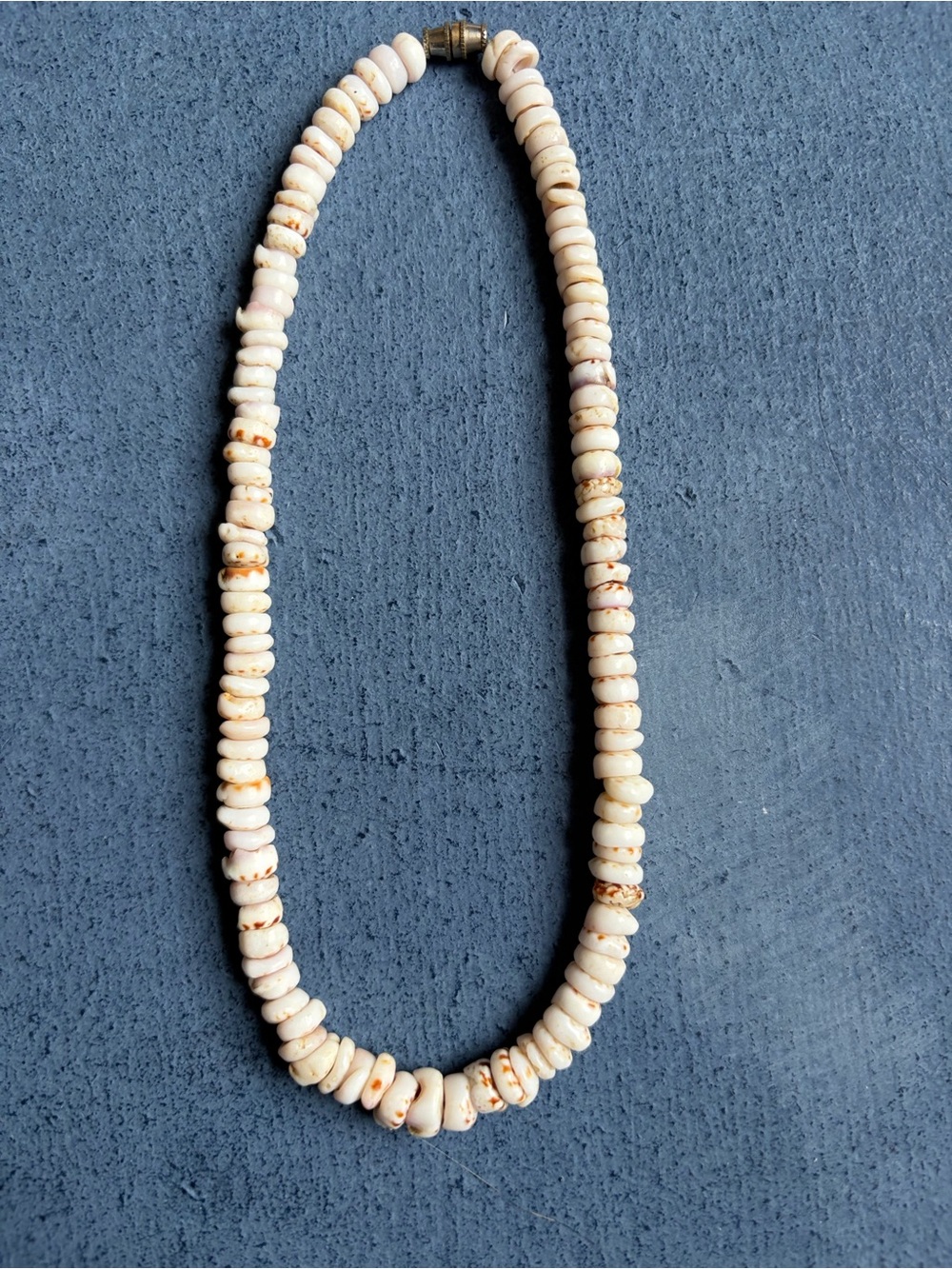 Vintage Puka Shell Choker - Picture 2 of 4